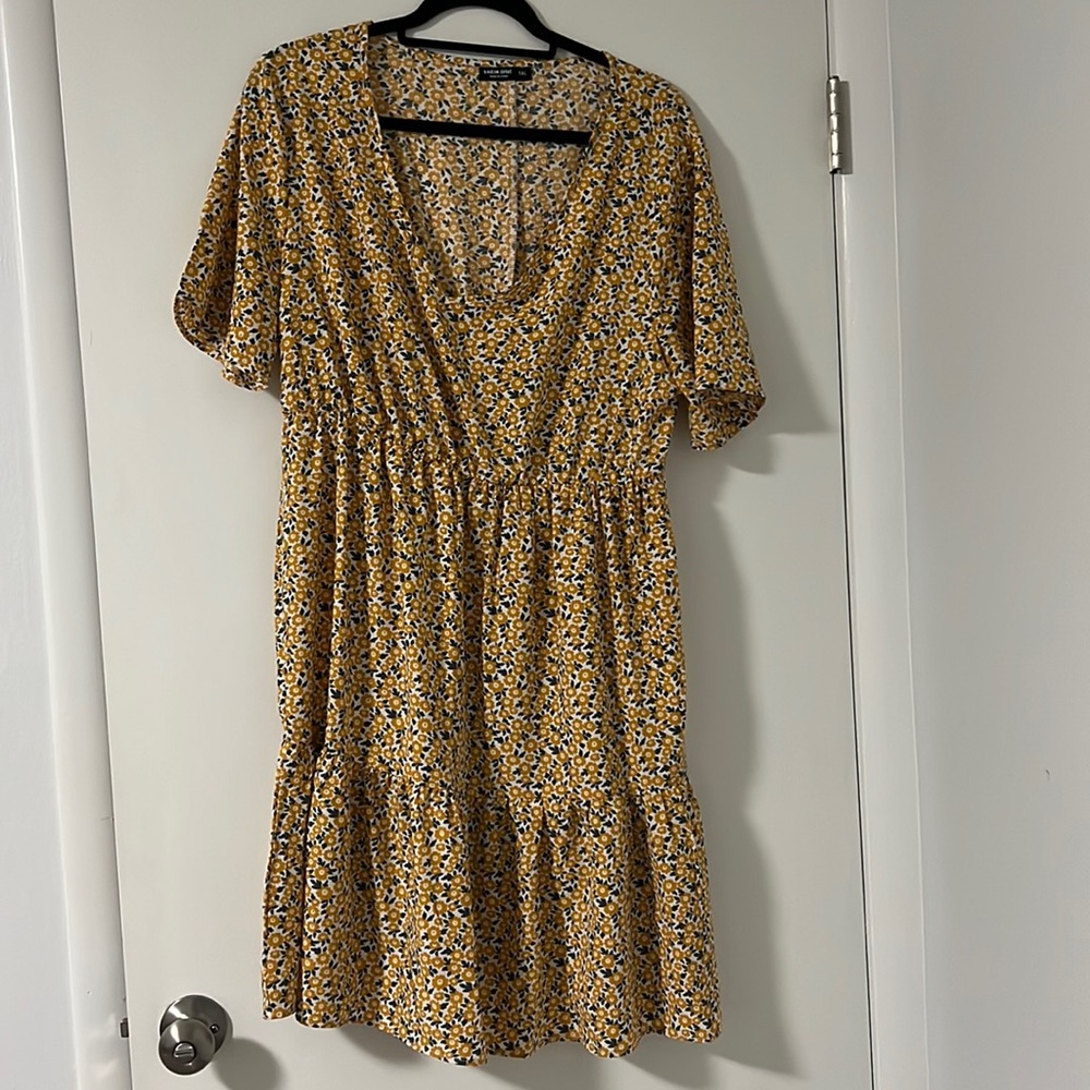 Floral flowy dress